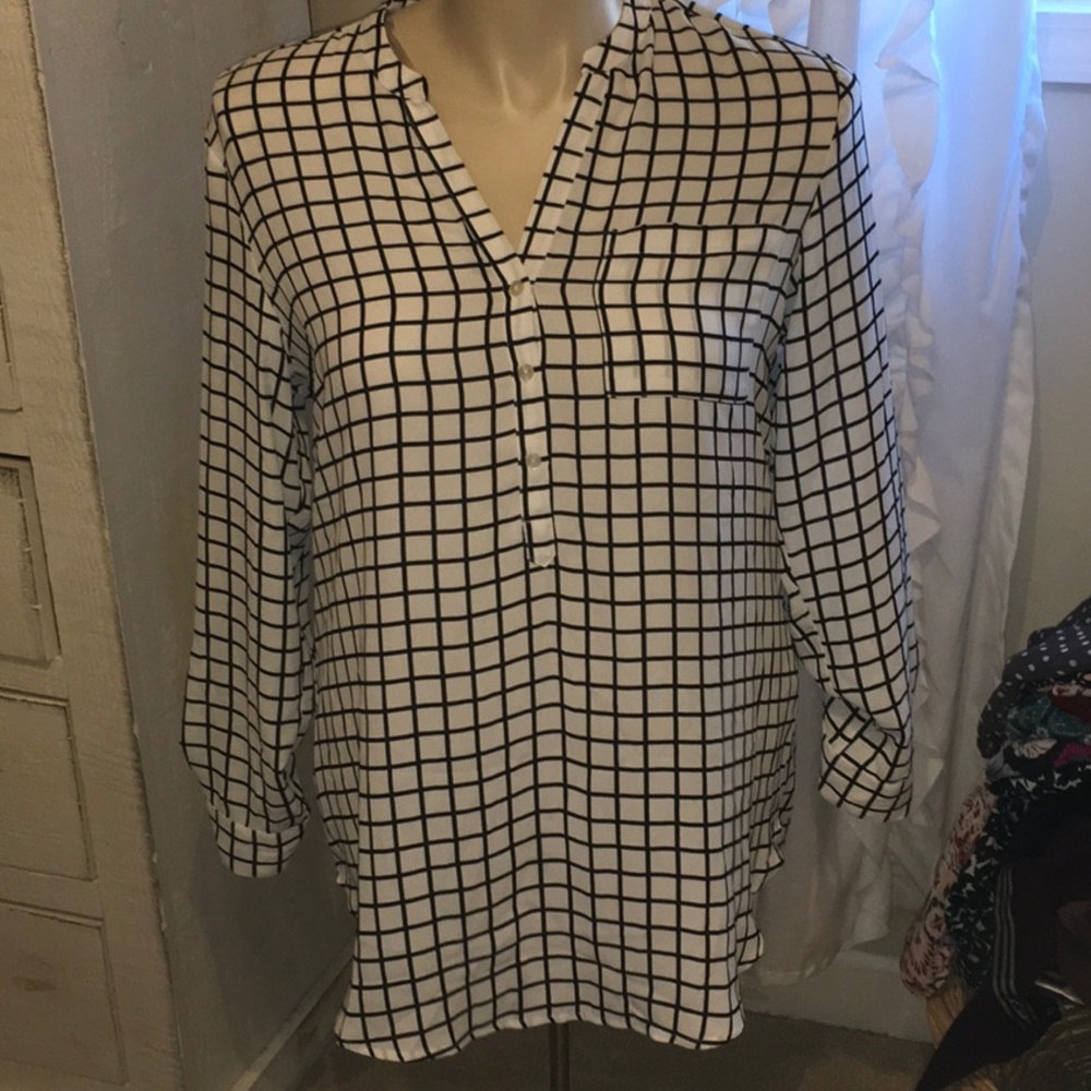 Worthington size large black / white blouse